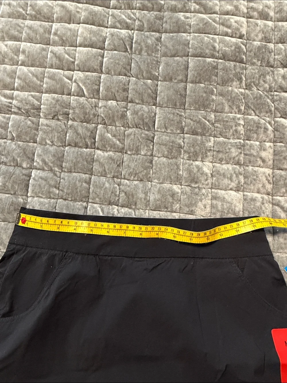 Columbia Black Athletic Skort with Red Size Tabs - Picture 7 of 9